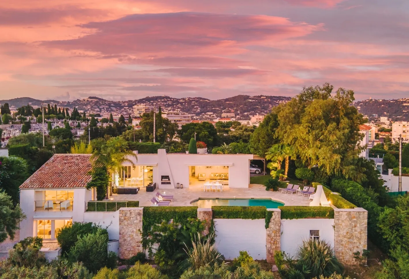 Villa de prestige au coucher du soleil, Côte d'Azur
