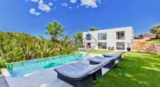 Modern Villa in Cannes