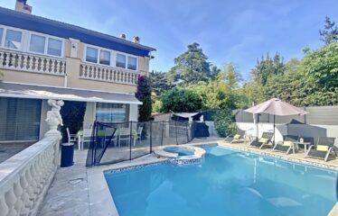 Intérieur d'une villa haut de gamme à Cannes