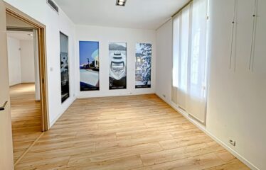 Office / Appartement in the Heart of Vallauris