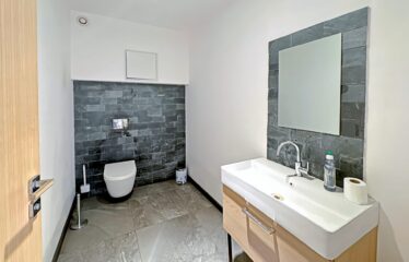 Office / Appartement in the Heart of Vallauris
