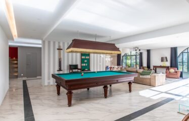 Современная Дизайнерская Вилла в центре Mougins