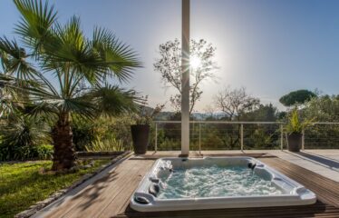 Современная Дизайнерская Вилла в центре Mougins