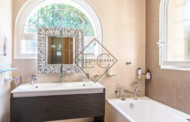 Elegant Villa in the Heart of Cap d’Antibes – Walking Distance to the Beach