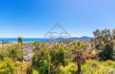 Villa with 180° Panoramic Sea View – Prime Location Near the Beach