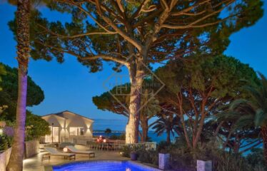 Villa de luxe à Cannes : Écrin d’élégance avec vue mer panoramique dans un domaine privé