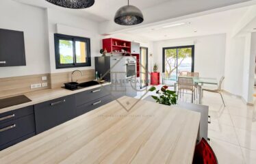 Élégance suspendue entre ciel et mer — Villa de rêve sur la Côte d’Azur
