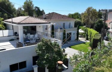 Charming Townhouse in Cannes – Just 10 Minutes from La Croisette