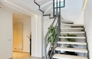 Charming Townhouse in Cannes – Just 10 Minutes from La Croisette