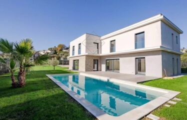 Villa contemporaine neuve au cœur de Mougins — cadre verdoyant et prestations haut de gamme