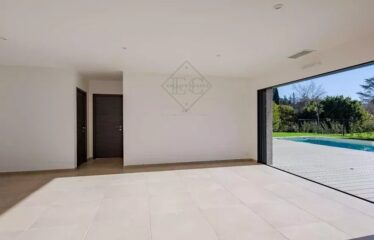 Villa contemporaine neuve au cœur de Mougins — cadre verdoyant et prestations haut de gamme
