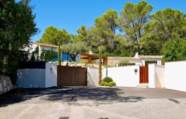Современная вилла в престижном домене в Mougins