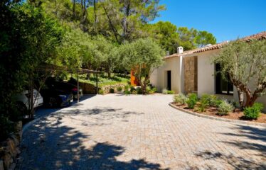 Современная вилла в престижном домене в Mougins