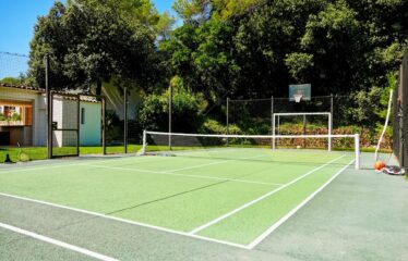 Современная вилла в престижном домене в Mougins