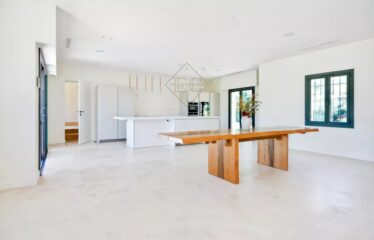 Современная вилла в престижном домене в Mougins