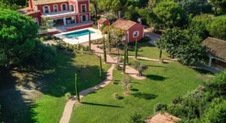 Tuscany-Inspired Villa Near Mougins – Quiet Luxury on the French Riviera