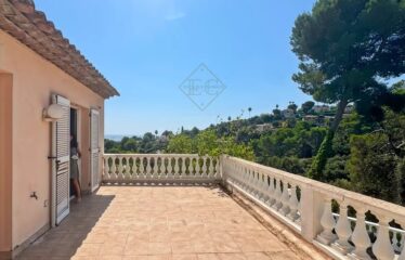 FOR SALE – CHARMING VILLA WITH SEA VIEW IN ANTIBES, ABSOLUTE CALM , GATED DOMAIN