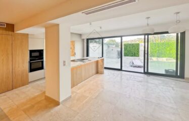 Contemporary Renovated Home with Pool – Mougins . Long term rentals