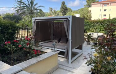 Light and Belle Époque Charm – Private Gardens and Terraces