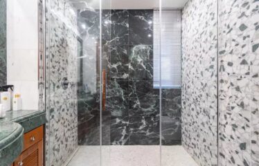 Light and Belle Époque Charm – Private Gardens and Terraces