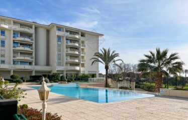 胡安莱潘Juan-les-Pins— 海滨住宅